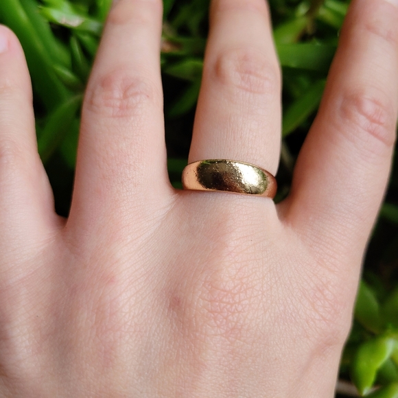 New Classic Gold Simple Ring Band, size 6.75 - Picture 3 of 8